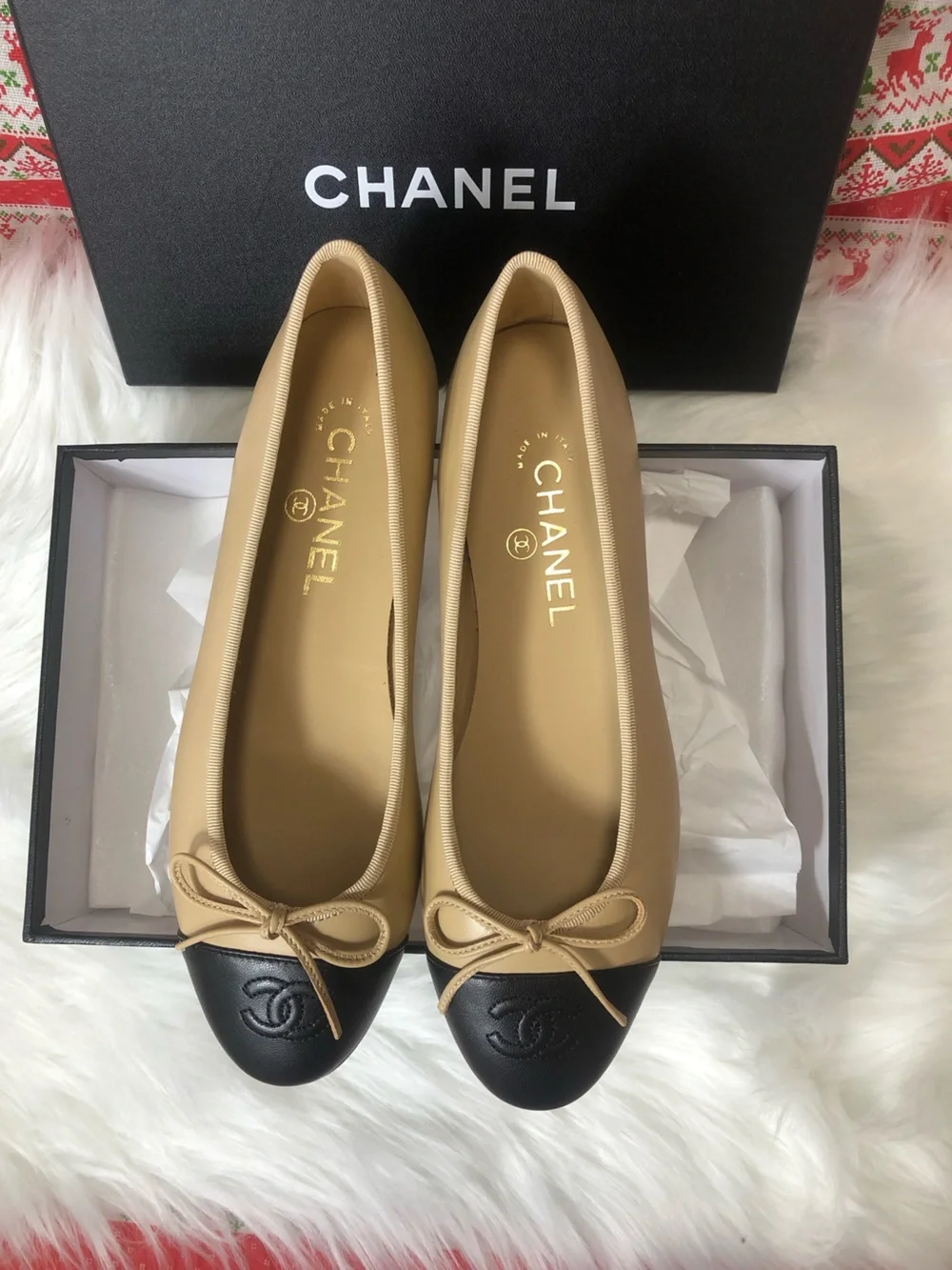 CHANEL Beige and Black Cap-Toe Leather Ballet Flats